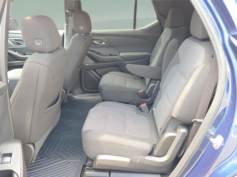 Used 2023 Chevrolet Traverse LT FWD image 10