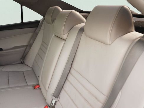 Used 2015 Toyota Camry XLE FWD image 13