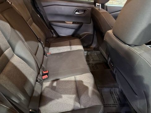 Certified 2025 Nissan Rogue SV image 34