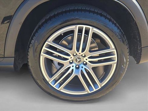 Used 2025 Mercedes-Benz GLS 450 4MATIC image 23