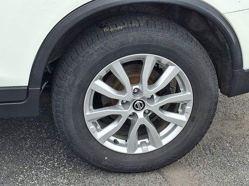 Used 2019 Nissan Rogue SV AWD/4WD image 8