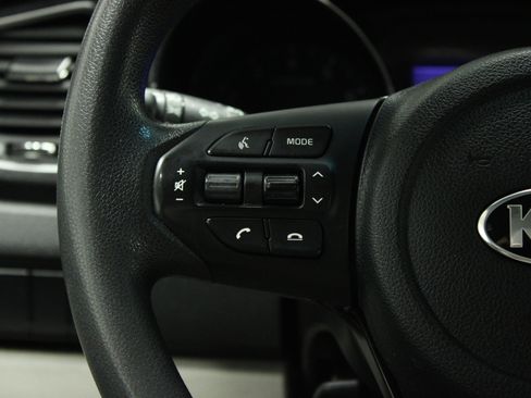 Used 2019 Kia Sedona L image 21