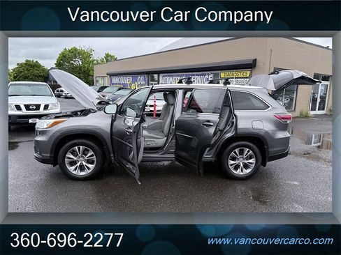 Used 2015 Toyota Highlander XLE AWD/4WD image 12