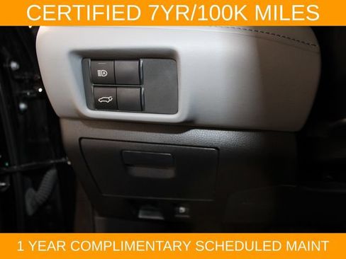 Used 2022 Toyota Highlander XLE AWD/4WD image 21