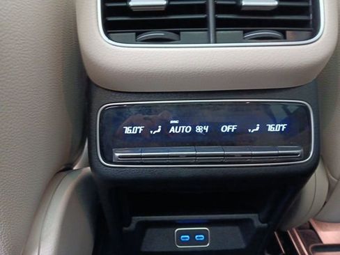 Used 2025 Mercedes-Benz GLS 450 4MATIC image 36