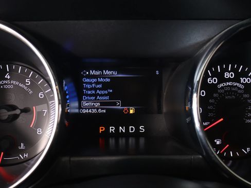 Used 2016 Ford Mustang Coupe RWD image 4