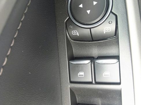 Used 2023 Ford Explorer XLT w/ Equipment Group 202A RWD image 34