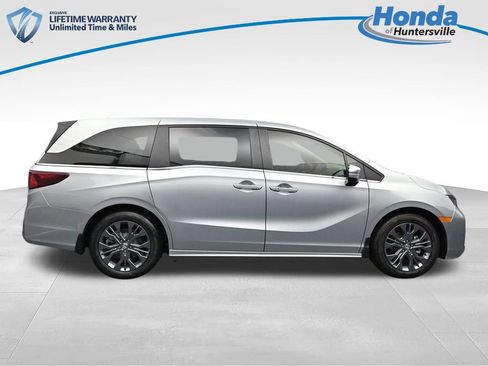 New 2026 Honda Odyssey Touring image 10