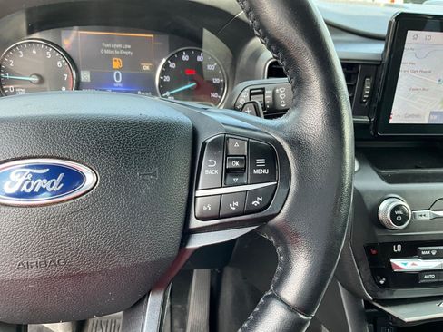 Used 2020 Ford Explorer XLT w/ Equipment Group 202A AWD/4WD image 11