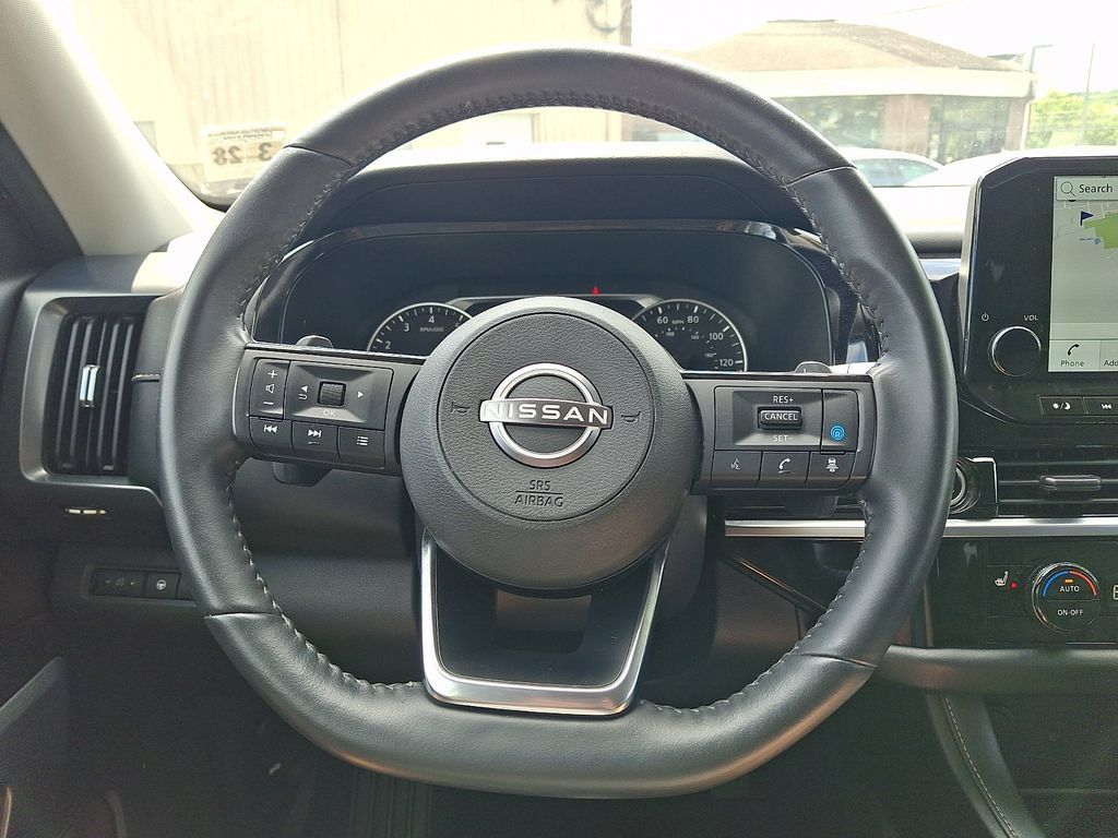 Used 2023 Nissan Pathfinder SL AWD/4WD image 22