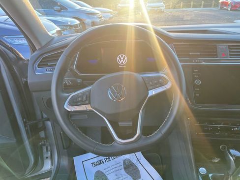 Used 2023 Volkswagen Tiguan SE image 12