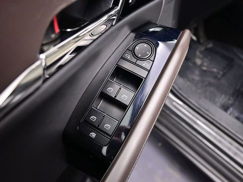 Used 2023 MAZDA CX-30 AWD 2.5 S w/ Premium Package image 10