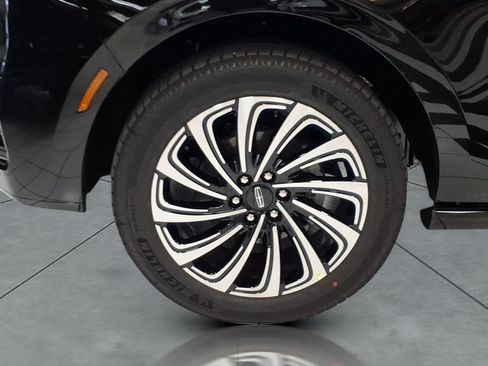 New 2027 Lincoln Navigator Black Label AWD/4WD image 2