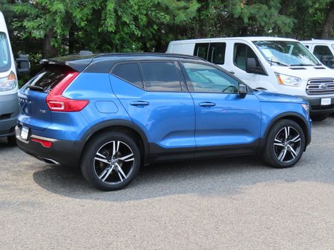 Used 2019 Volvo XC40 T5 R-Design AWD/4WD image 6