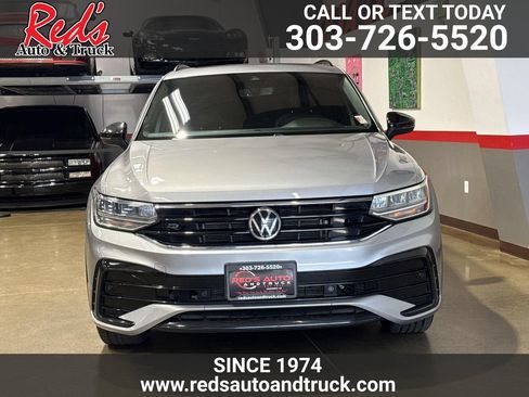 Used 2022 Volkswagen Tiguan SE R-Line AWD/4WD image 3