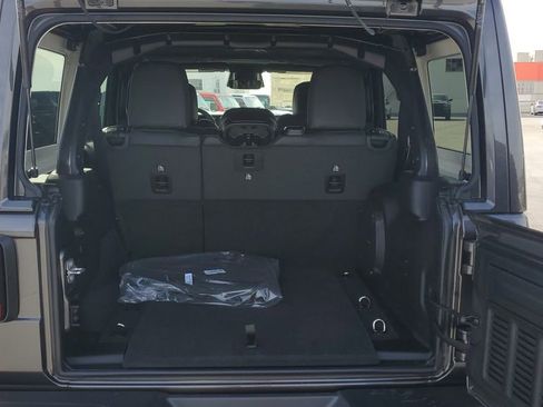 New 2026 Jeep Wrangler Unlimited Rubicon image 11