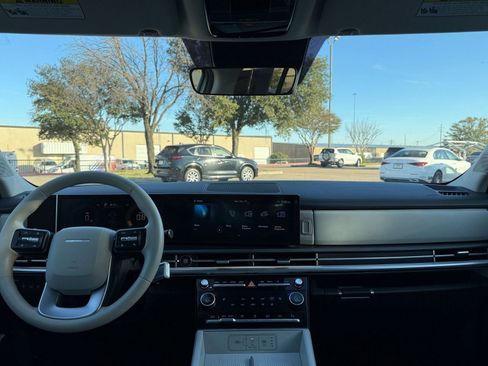 Used 2025 Hyundai Santa Fe SEL image 33