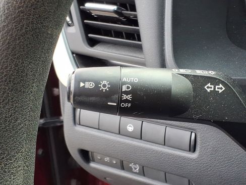 Used 2023 Nissan Rogue SV image 17