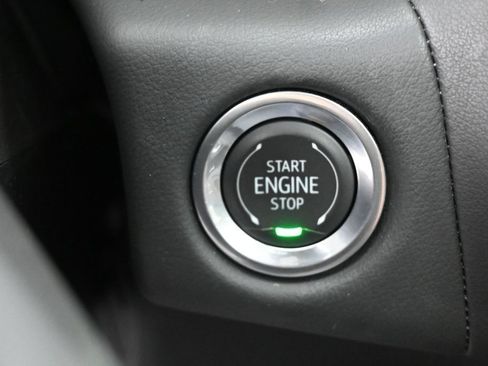 Used 2024 GMC Yukon AT4 w/ AT4 Premium Package AWD/4WD image 44