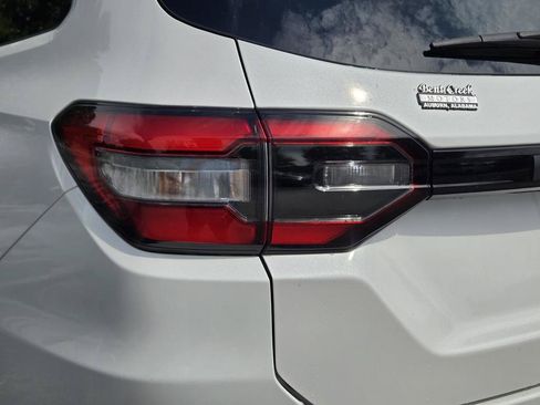 Used 2023 Honda Pilot Touring image 9