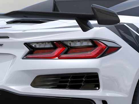 Used 2027 Chevrolet Corvette Z06 RWD image 11