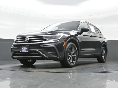 Used 2022 Volkswagen Tiguan SE AWD/4WD image 28