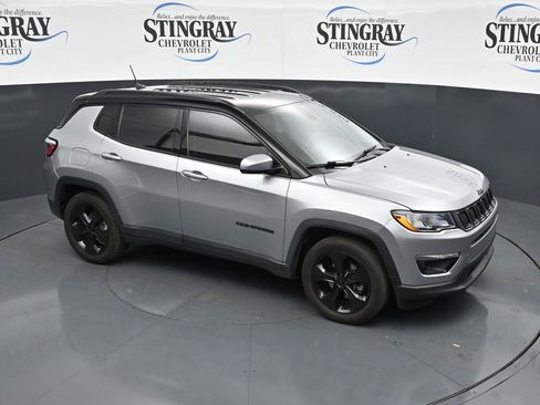 Used 2021 Jeep Compass Latitude FWD image 27