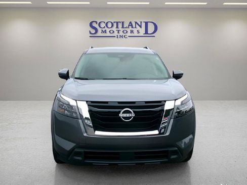Used 2025 Nissan Pathfinder SV AWD/4WD image 3