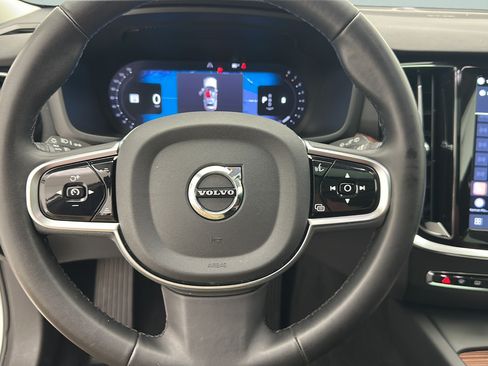 Used 2025 Volvo V60 B5 Cross Country Plus AWD/4WD image 16