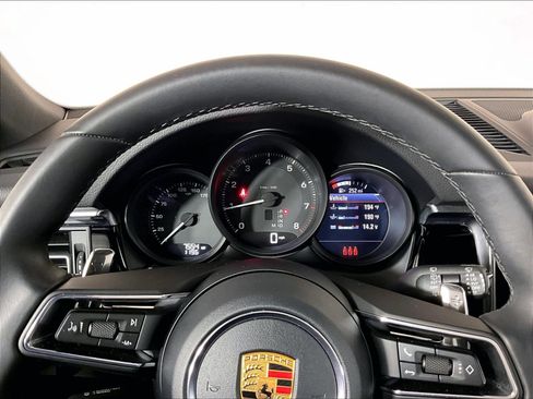 Used 2026 Porsche Macan AWD/4WD image 11