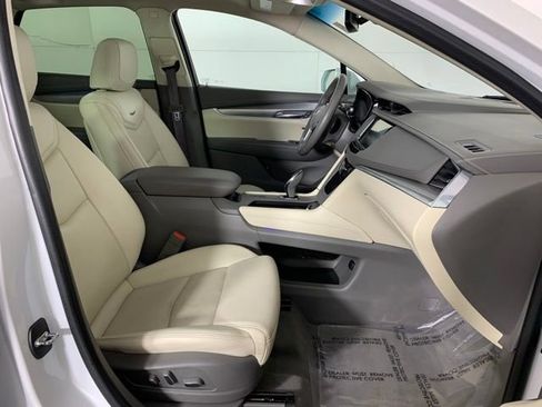 Used 2017 Cadillac XT5 Premium Luxury AWD/4WD image 21