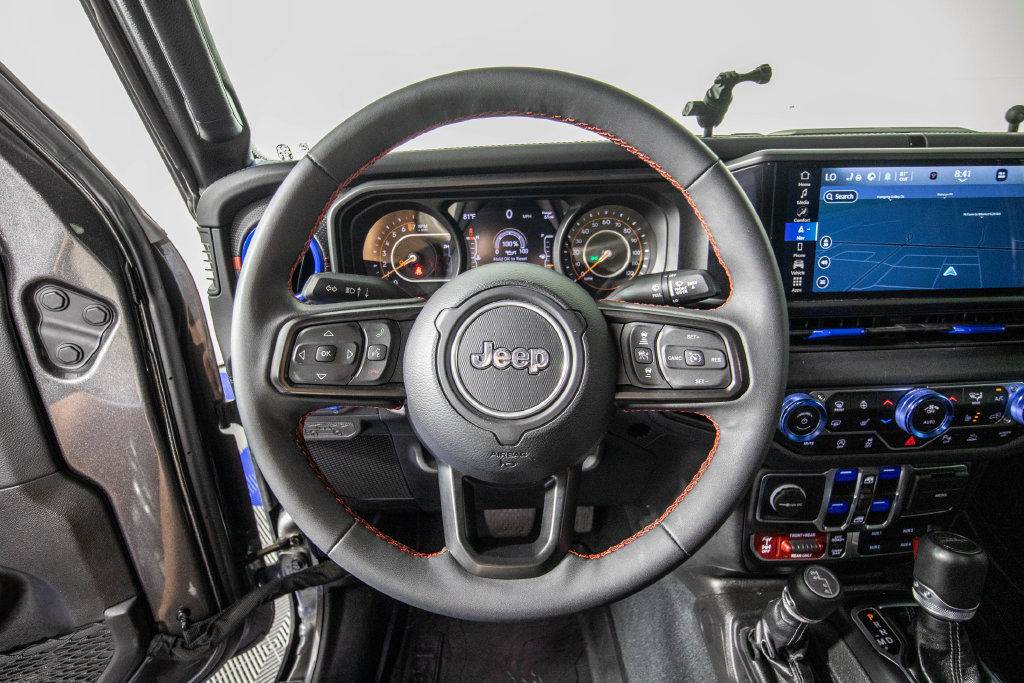 Used 2024 Jeep Gladiator Rubicon w/ Technology Group AWD/4WD image 21
