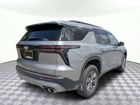 Used 2026 Chevrolet Traverse LT AWD/4WD image 4