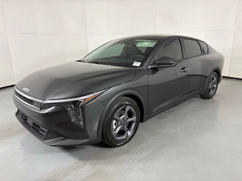 New 2026 Kia K4 FWD image 4