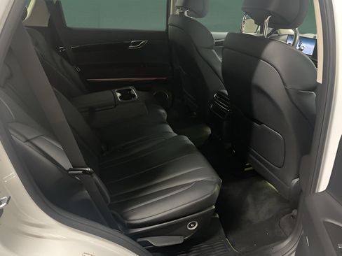 Used 2025 Genesis GV80 2.5T Standard AWD/4WD image 14