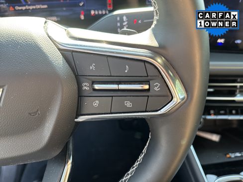 Used 2025 Chevrolet Traverse LT FWD image 10