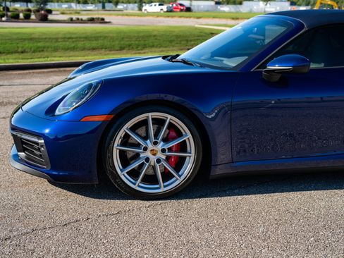 Used 2020 Porsche 911 Carrera 4S image 22