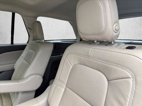 Used 2020 Lincoln Aviator Reserve w/ Equipment Group 201A RWD image 20