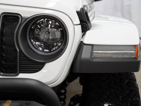 Used 2024 Jeep Wrangler Unlimited Rubicon 392 image 14