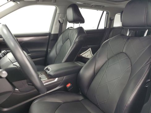 Used 2023 Toyota Highlander Platinum AWD/4WD image 21