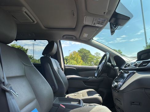 Used 2016 Honda Odyssey Touring image 16