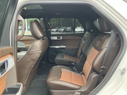 Used 2024 Ford Explorer King Ranch w/ Technology Package AWD/4WD image 32