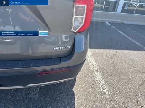 Used 2023 Ford Explorer XLT w/ Equipment Group 202A AWD/4WD image 10