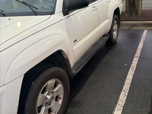 Used 2004 Toyota 4Runner SR5 image 3