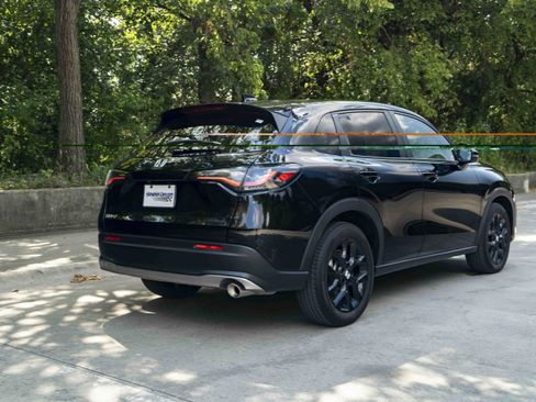 Used 2025 Honda HR-V Sport image 9