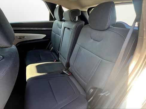 Used 2023 Hyundai Tucson SE image 18