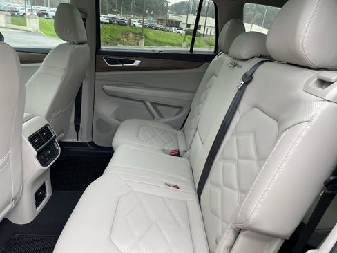 New 2026 Volkswagen Atlas SE FWD image 12