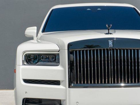 Used 2024 Rolls-Royce Cullinan Black Badge image 19