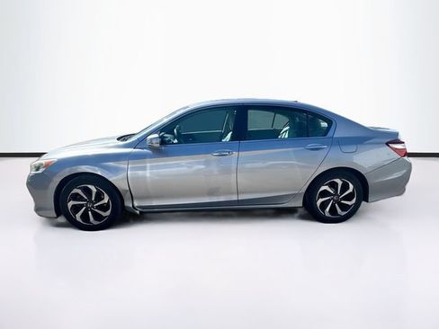 Used 2016 Honda Accord EX image 4