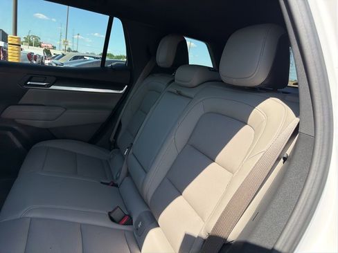 Used 2025 GMC Terrain Elevation w/ Elevation Premium Package FWD image 15